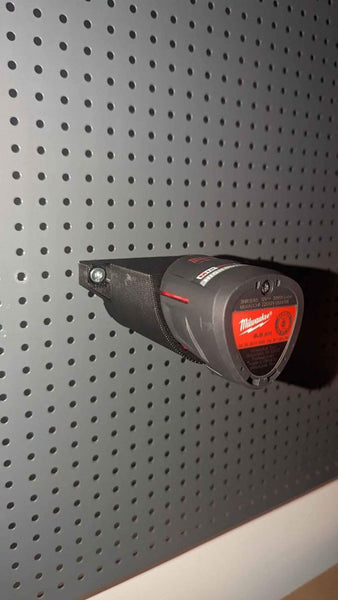 3D-printet batteriholder til Milwaukee M12 batteri