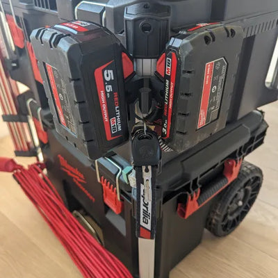 3D-printet M18 batteribeslag til Milwaukee Packout skinner